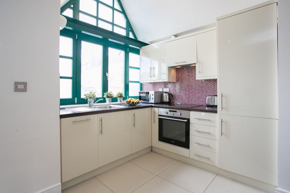 Superior Penthouse, 3 Bedrooms, Balcony, City View photo 2