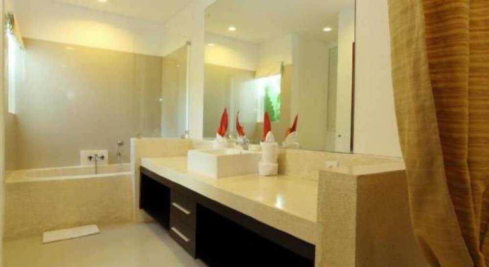 Villa Heliconia, 3 Bedrooms, Private Pool photo 3