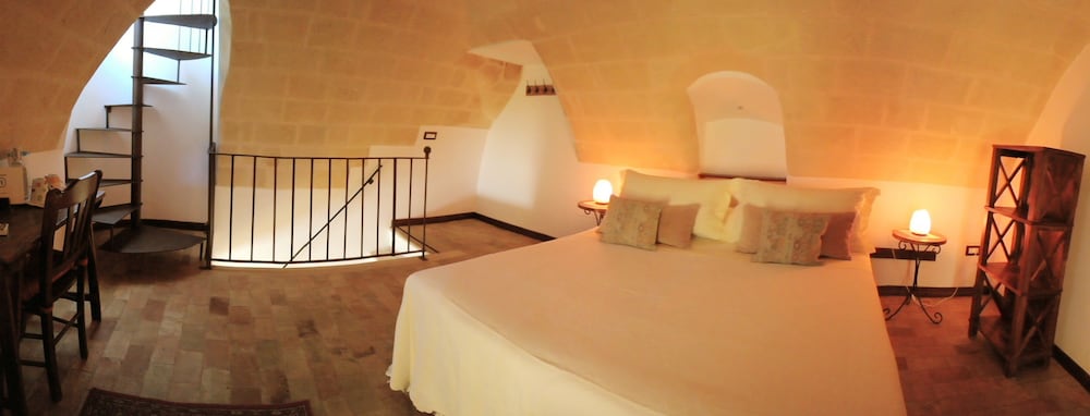 Basic Double or Twin Room, Terrace (Kitchenette) photo 2