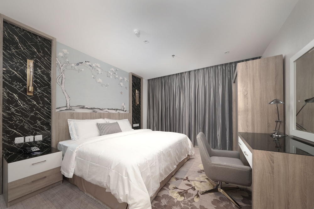 Junior Studio Suite