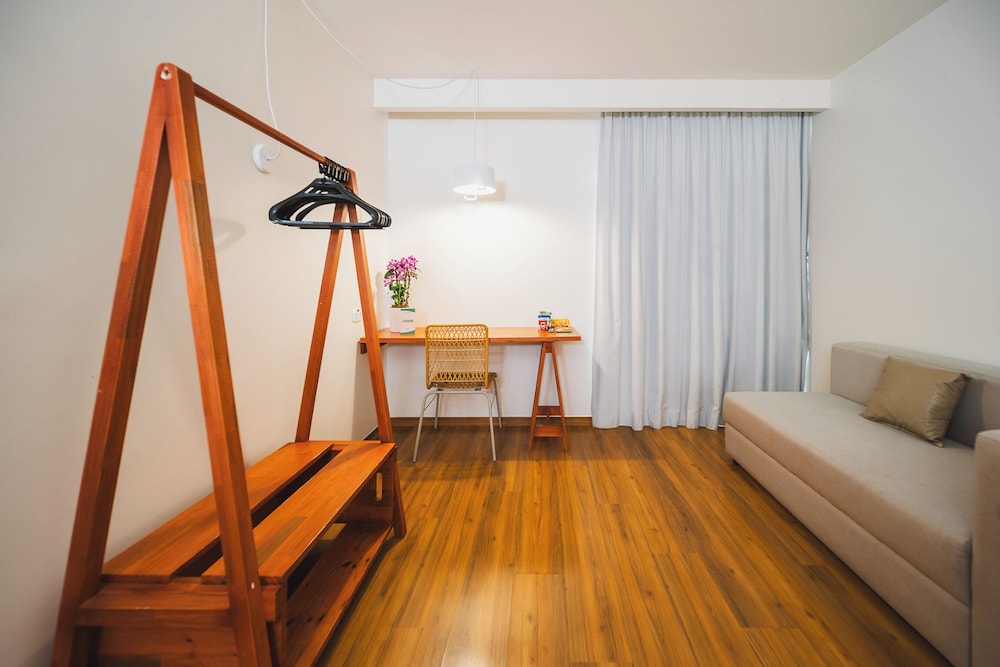 Standard Triple Room, Multiple Beds - Photo 3