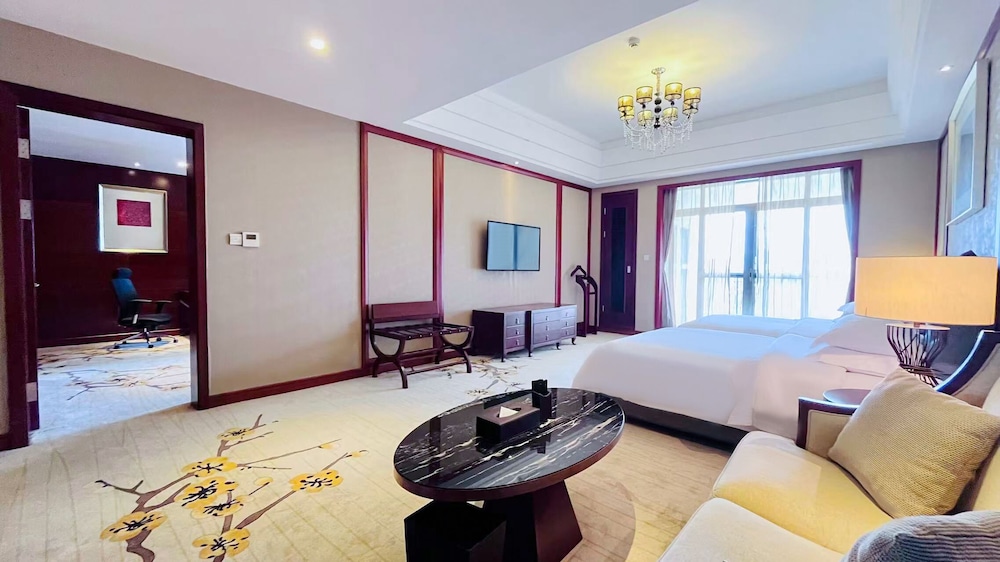 Family Suite, Multiple Beds photo 3