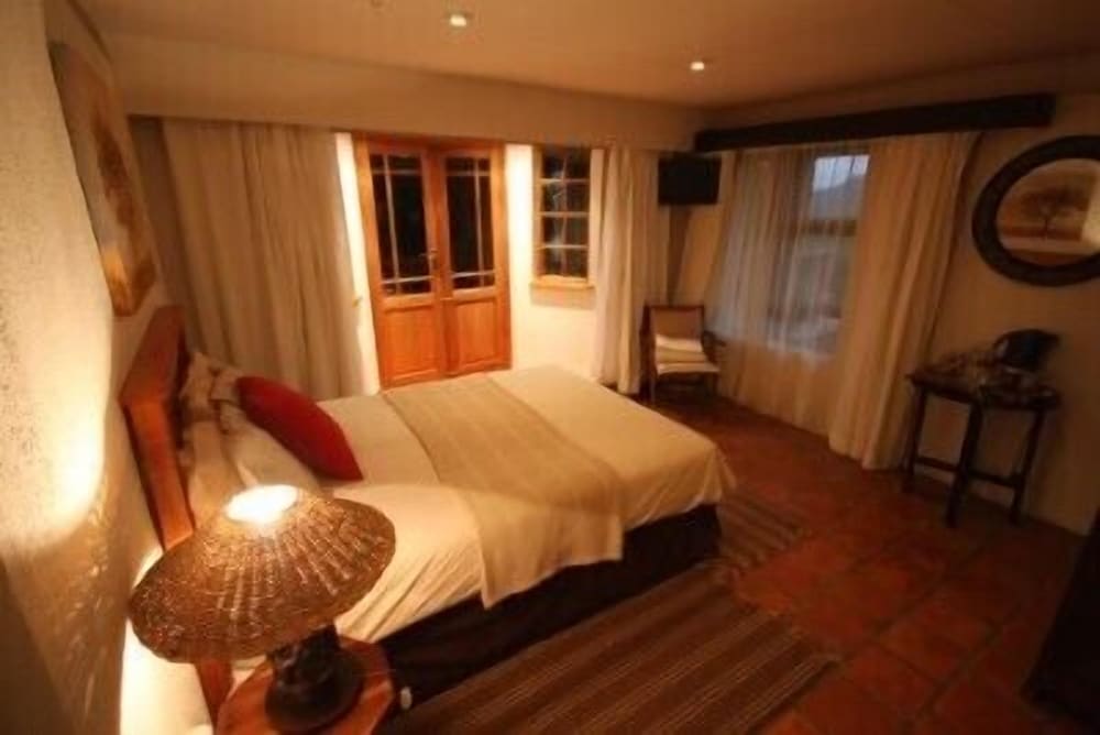 Gecko Room (with Shared Bathroom) photo 1