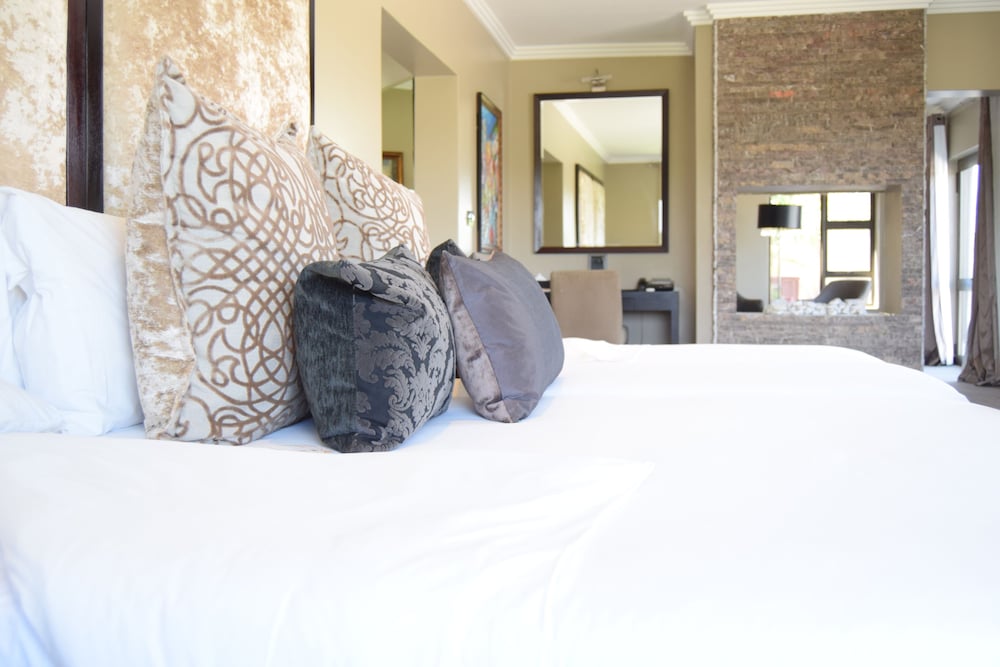 Deluxe Room, Lake View