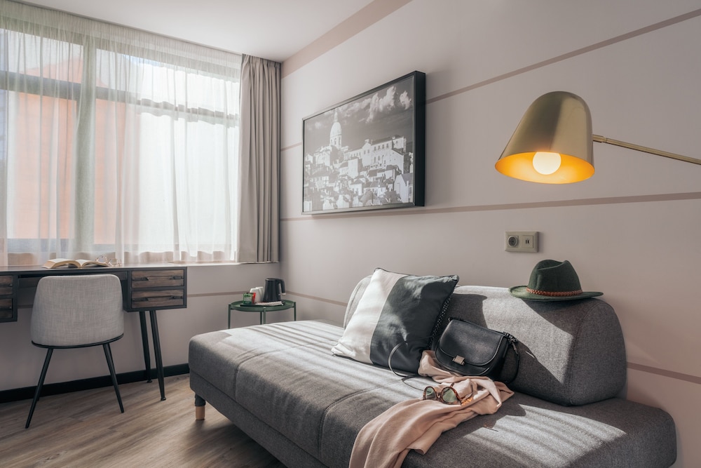 Superior Room (Extra Bed) - Photo 4