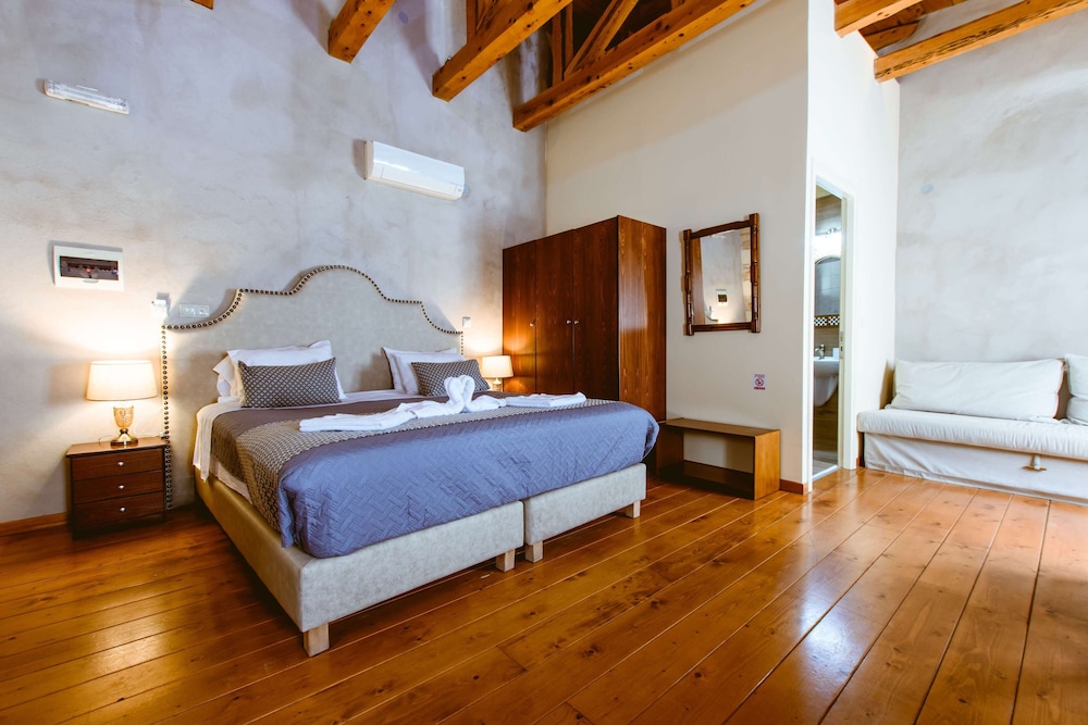 Superior Room - Photo 32