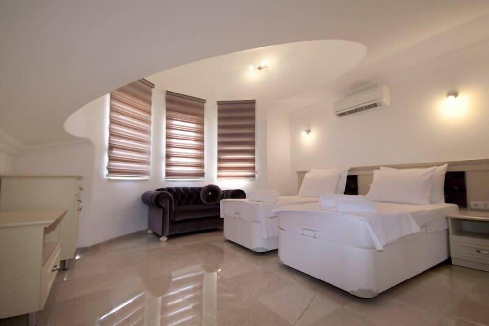 Villa, 3 Bedrooms, Pool View photo 1