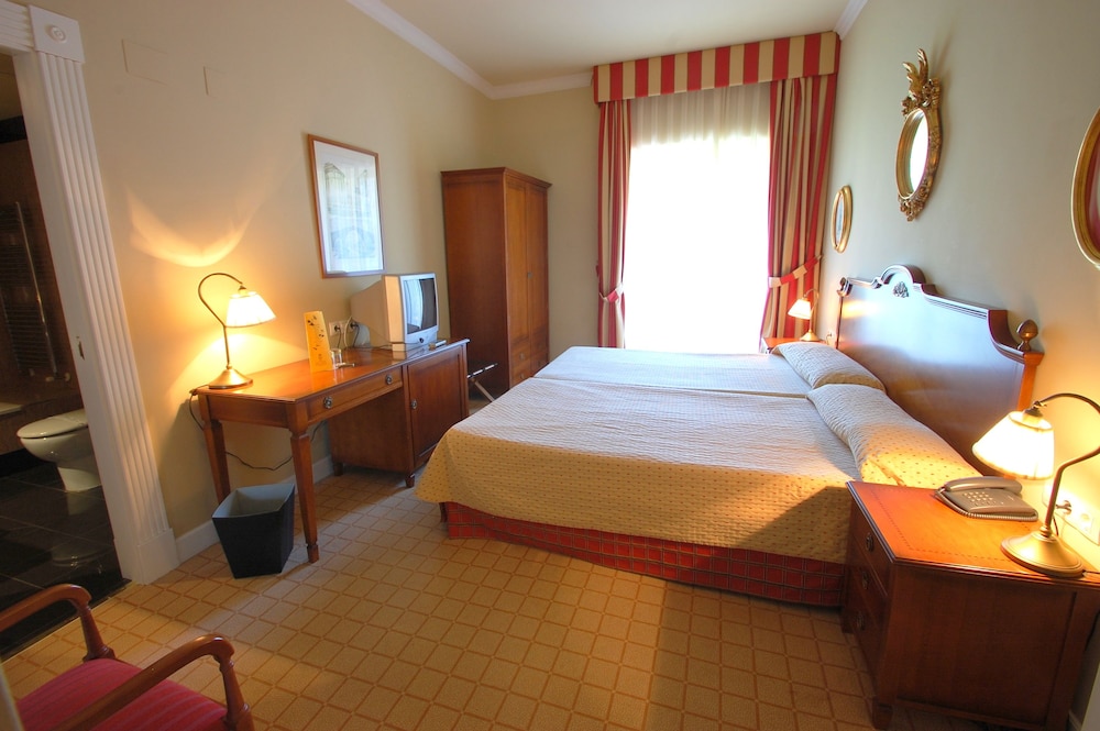 Standard Room - Photo 1