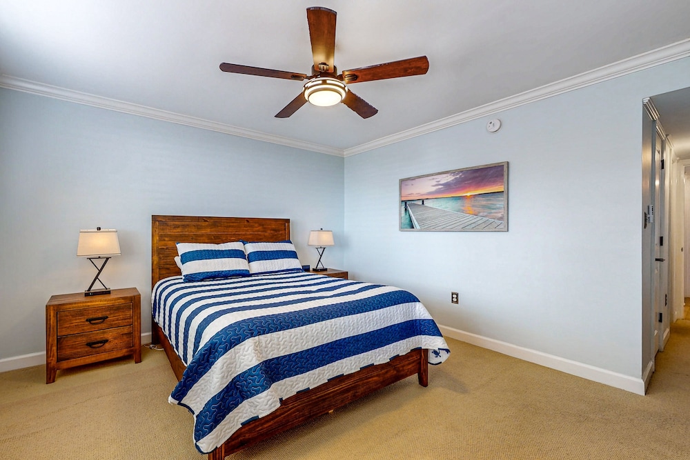 Condo, 2 Bedrooms photo 3