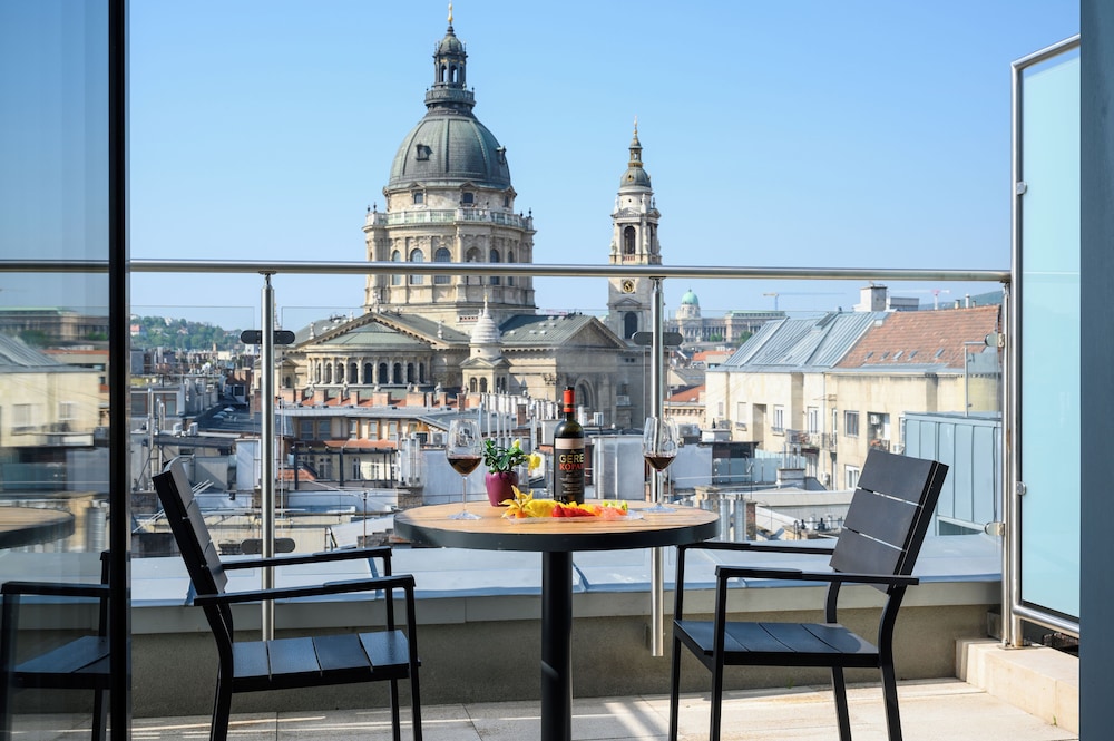 Suite, 1 Bedroom, View (Terrace) thumbnail 6