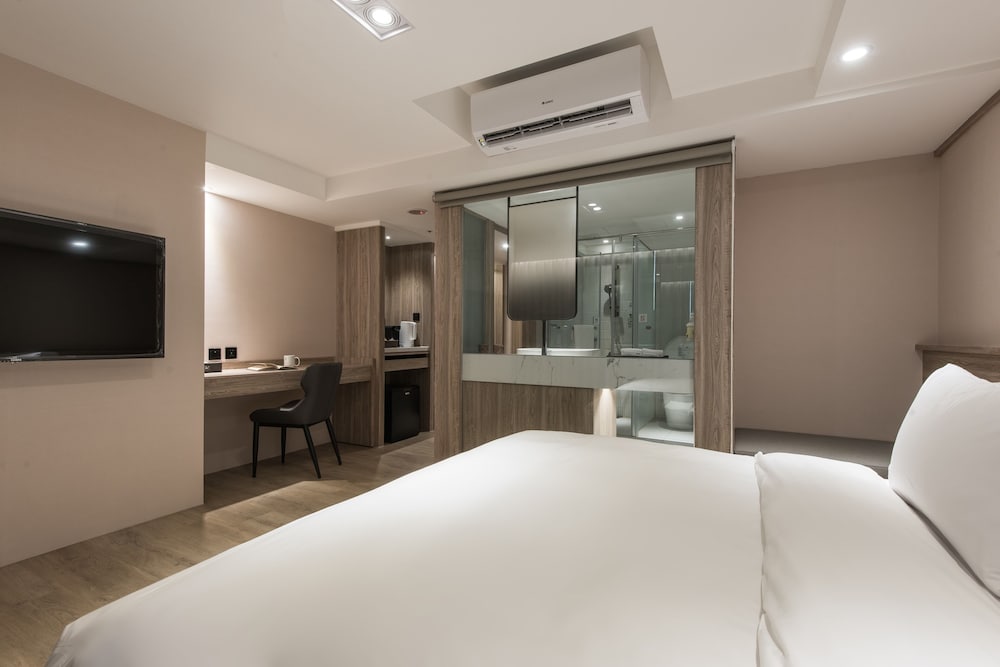 Queen Room - Photo 7