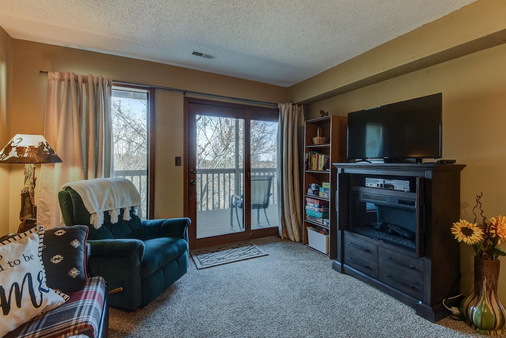 Condo (Westcreek Ranch@Notch NO STAIRS, fire) photo 3