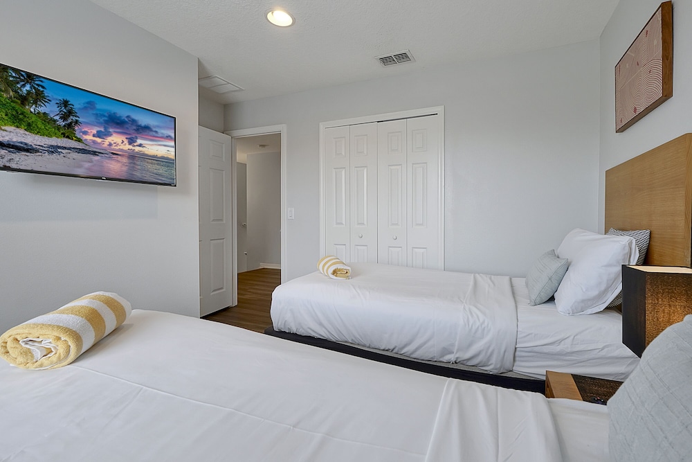 Standard Townhome, 2 Bedrooms, Hot Tub - Photo 6
