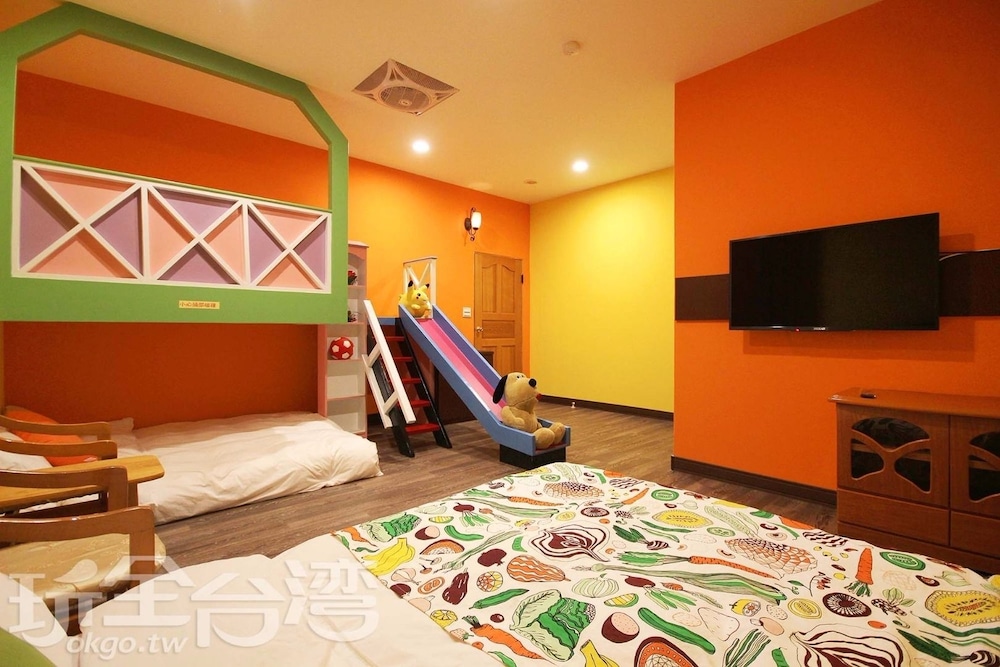 Family Room photo 1