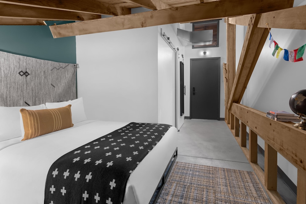 Crash Pad - Photo 3