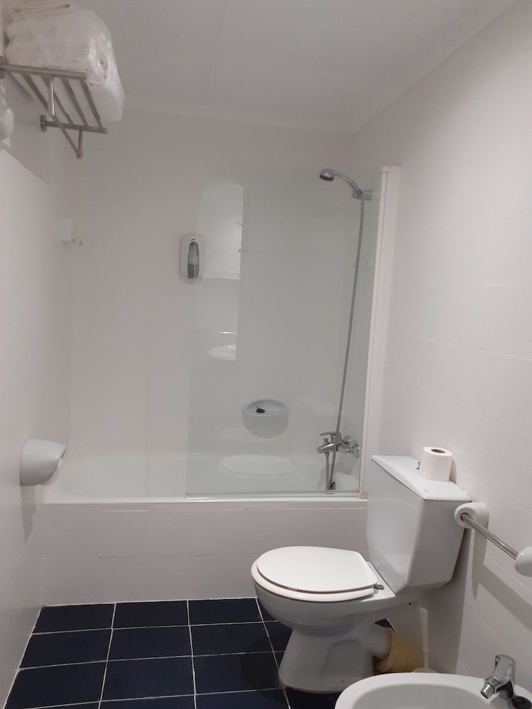 Double or twin room with terrace, 2 people - Photo 9