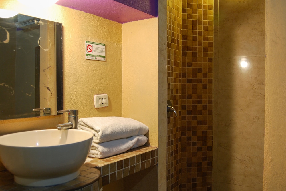 Standard Room, 1 Double Bed - Photo 6