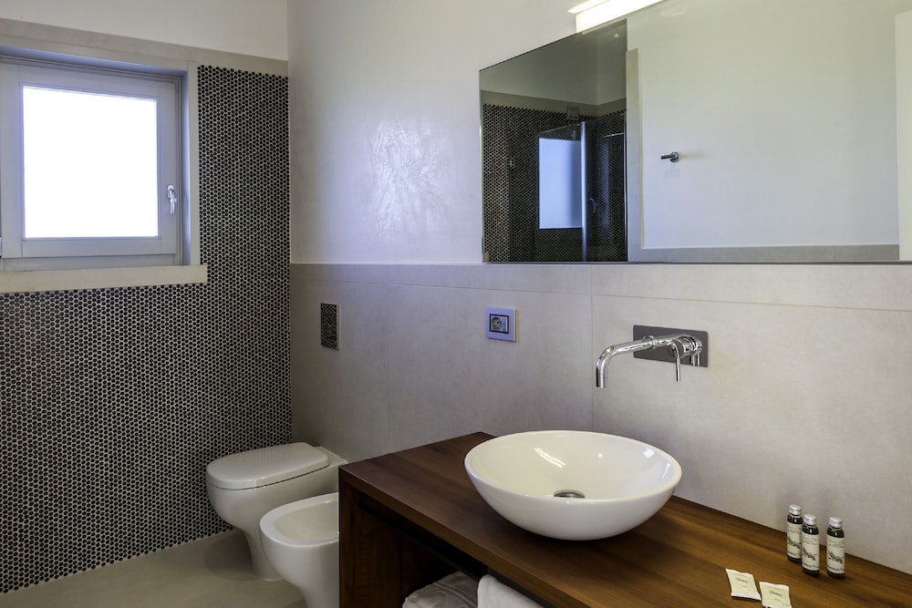 Deluxe Room, Jetted Tub, Sea View photo 3