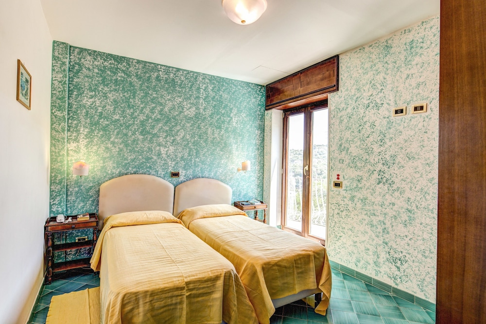 Classic Room, Balcony (Hermitage) - Photo 1