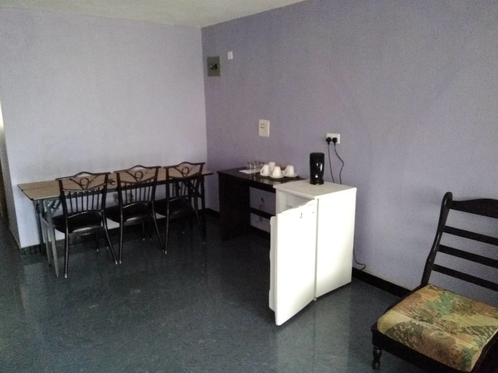 Basic Single Room (King's) photo 2