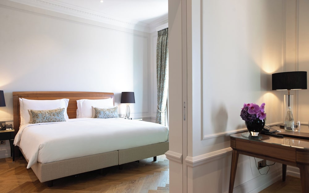 Deluxe Suite - Photo 2