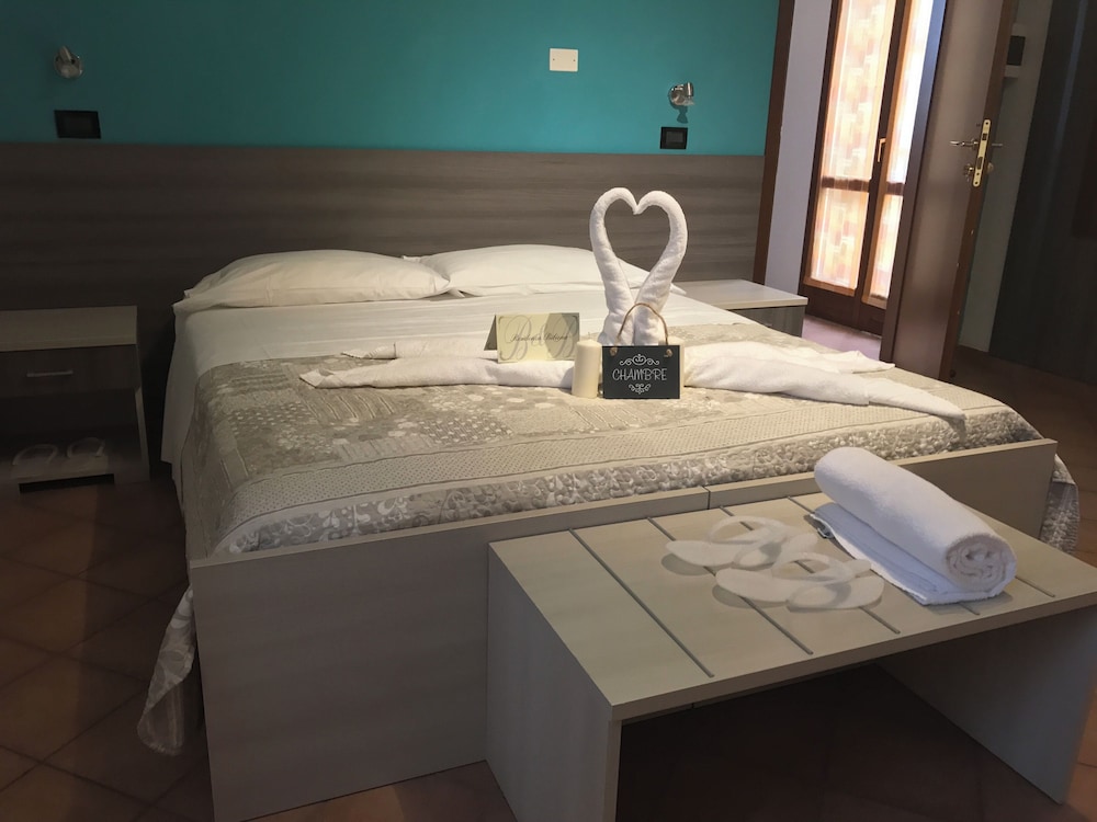 Deluxe Double or Twin Room, Lake View