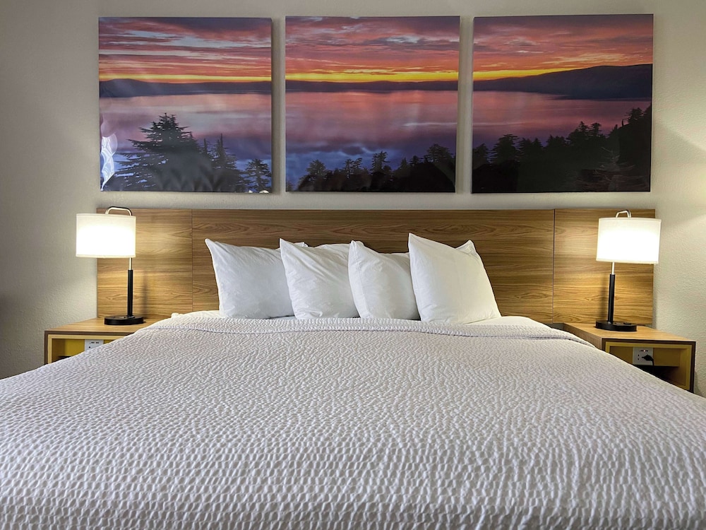 Suite, 1 King Bed, Non Smoking