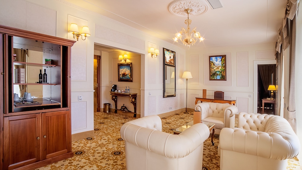 Executive Suite photo 2