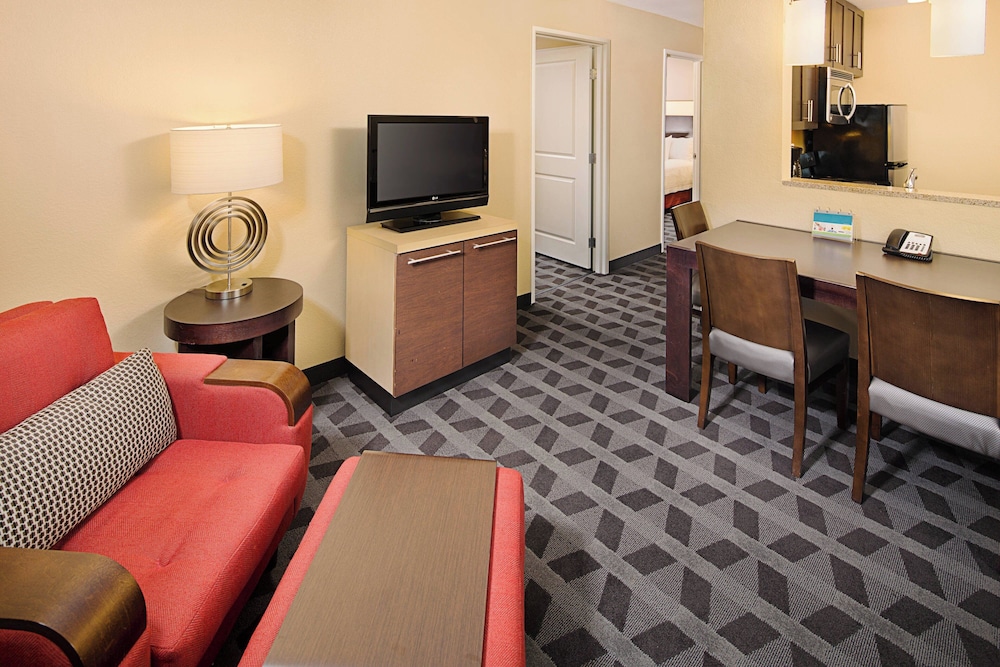 Suite, 2 Bedrooms - Photo 1