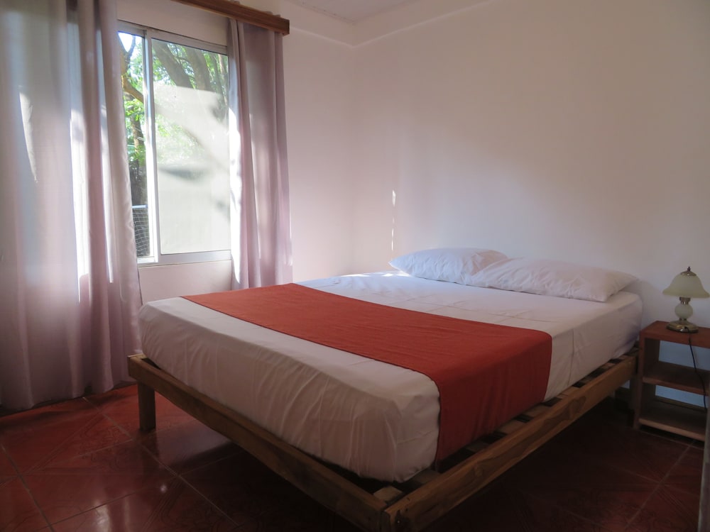 House, 3 Bedrooms, Garden View photo 3