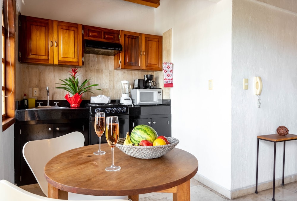 Suite, 1 Bedroom photo 2