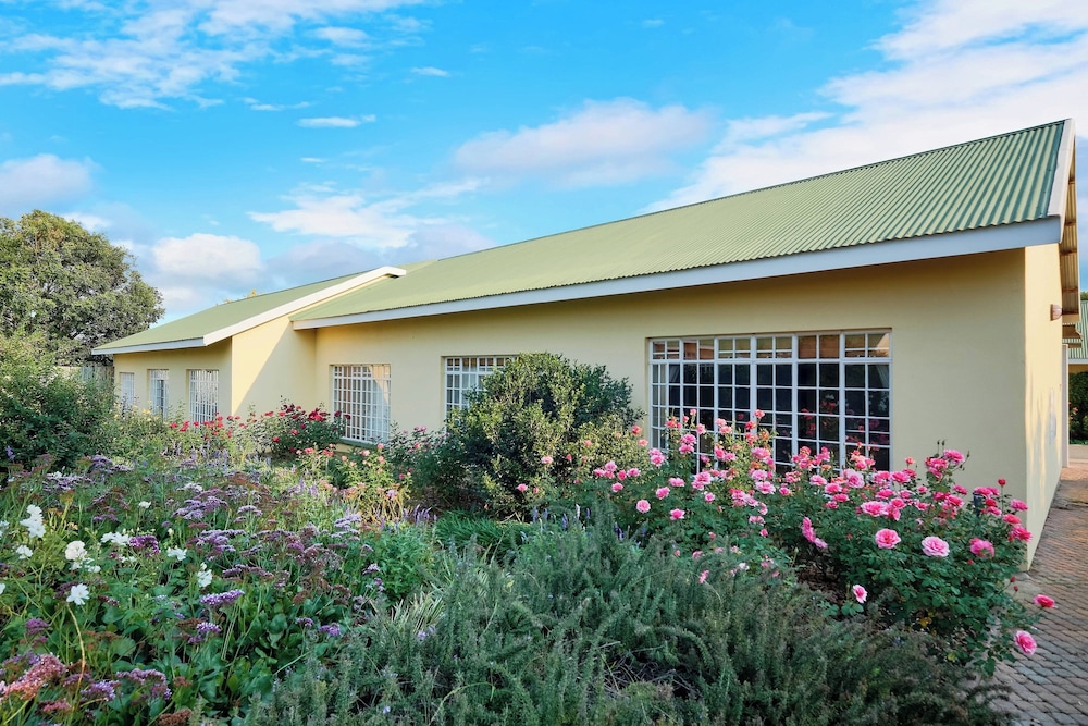 Room, 2 Double Beds, Garden View - Photo 12