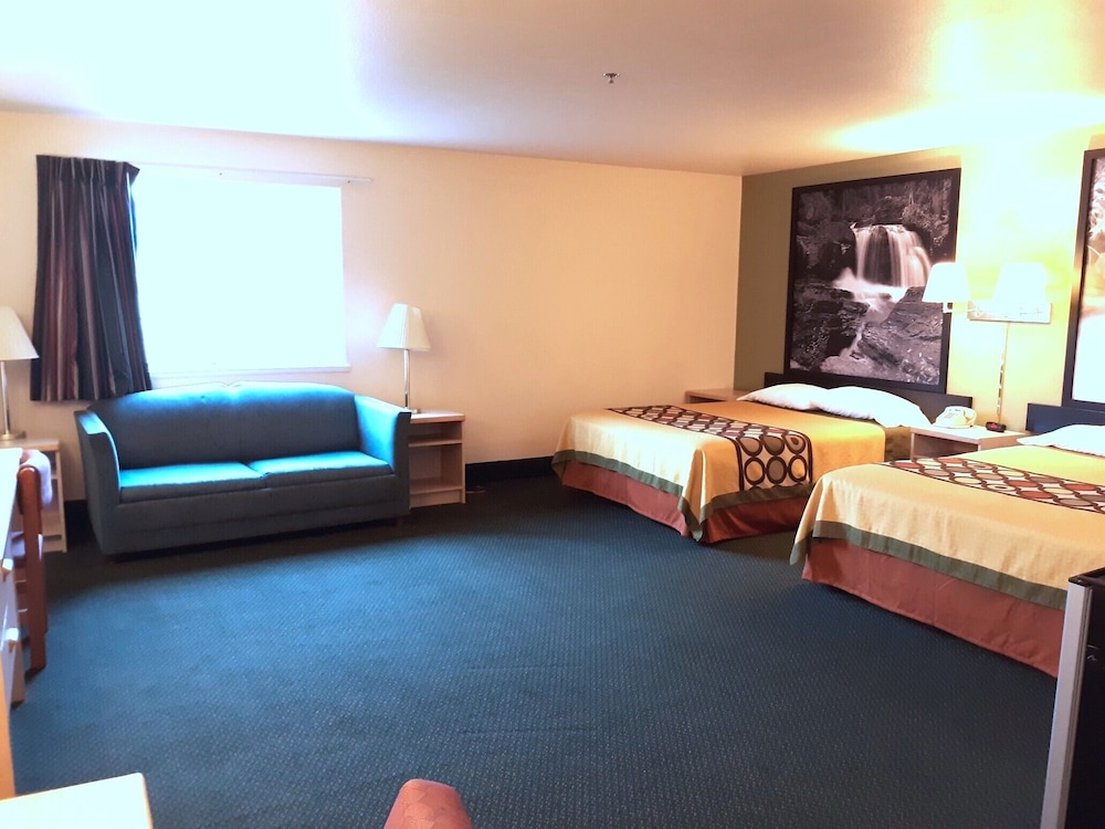 Deluxe Room, 2 Queen Beds, Non Smoking - Photo 2