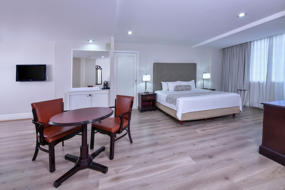 Junior Room - Photo 1