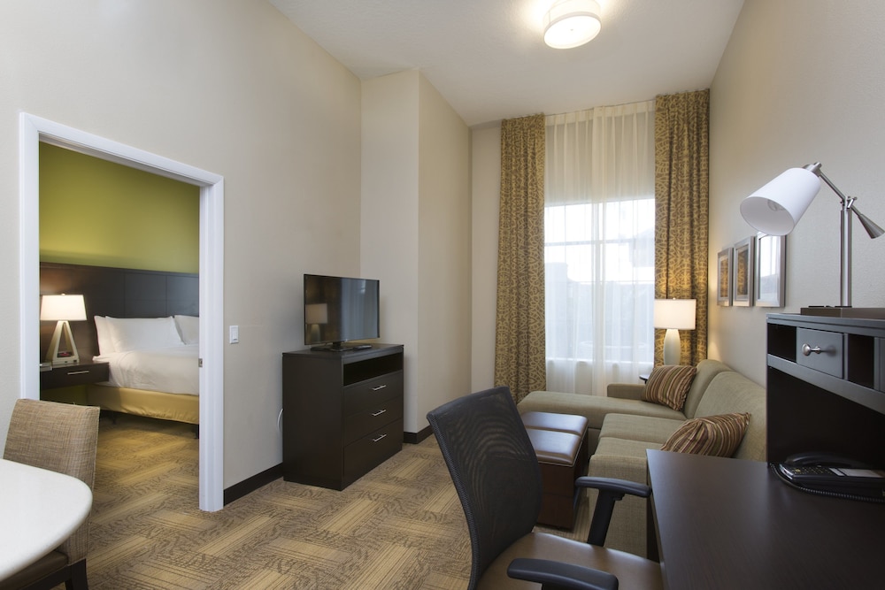Staybridge Suites Orlando at SeaWorld by IHG - Free Breakfast & Shuttle to SeaWorld Parks, Bilde 3