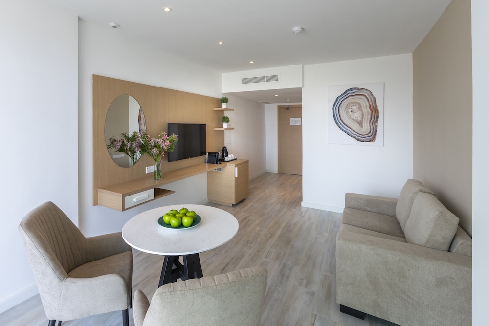 Executive Suite, 1 Double Bed, Sea View photo 3