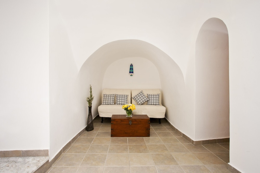 House, 2 Bedrooms, Jetted Tub