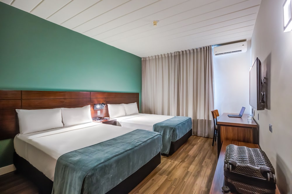 Family Room, 2 Double Beds - Photo 13