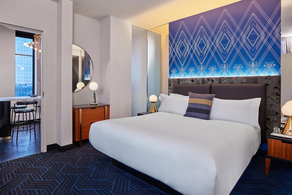 Suite, 1 King Bed (urban) - Photo 2