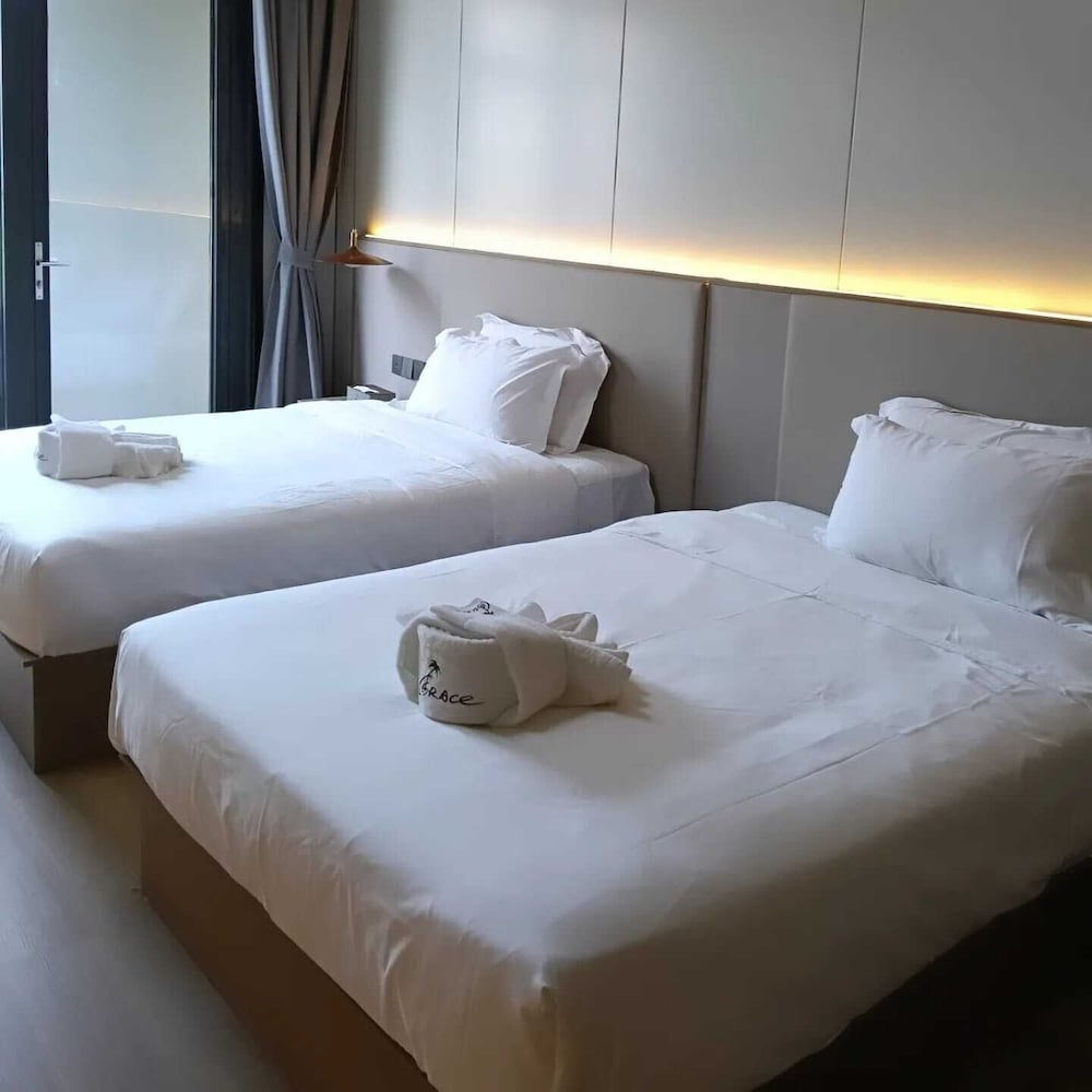 Business Twin Room, Balcony, Hill View