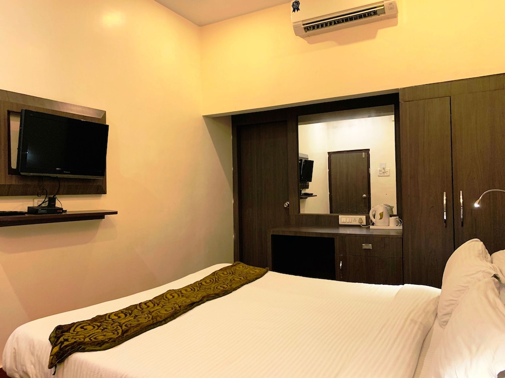 Deluxe Room - Photo 4
