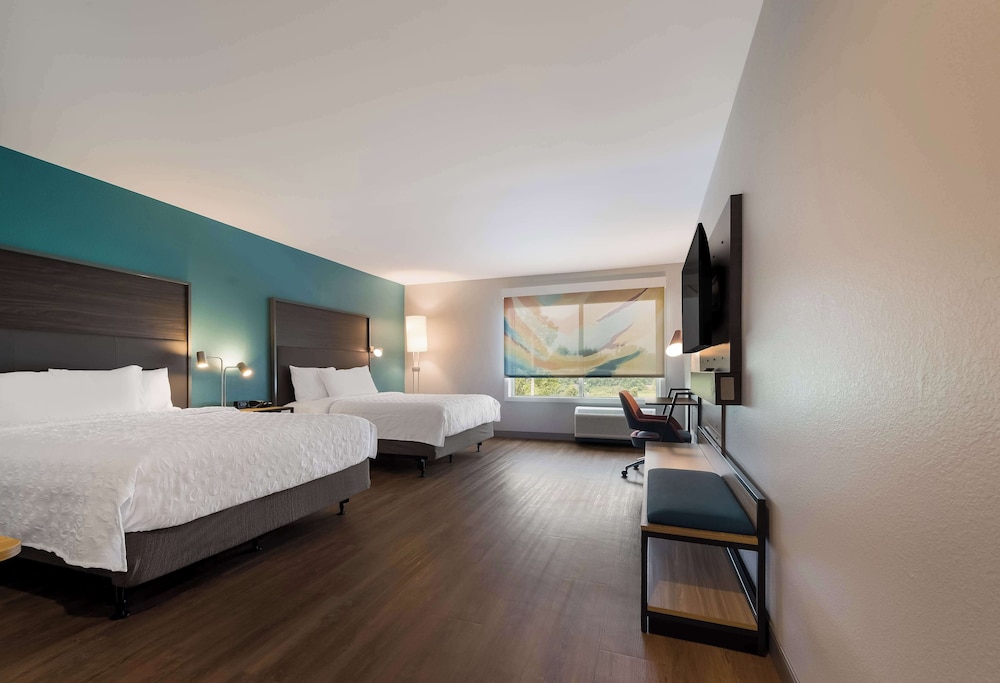 Room, 2 Queen Beds, Accessible, Bathtub - Photo 3