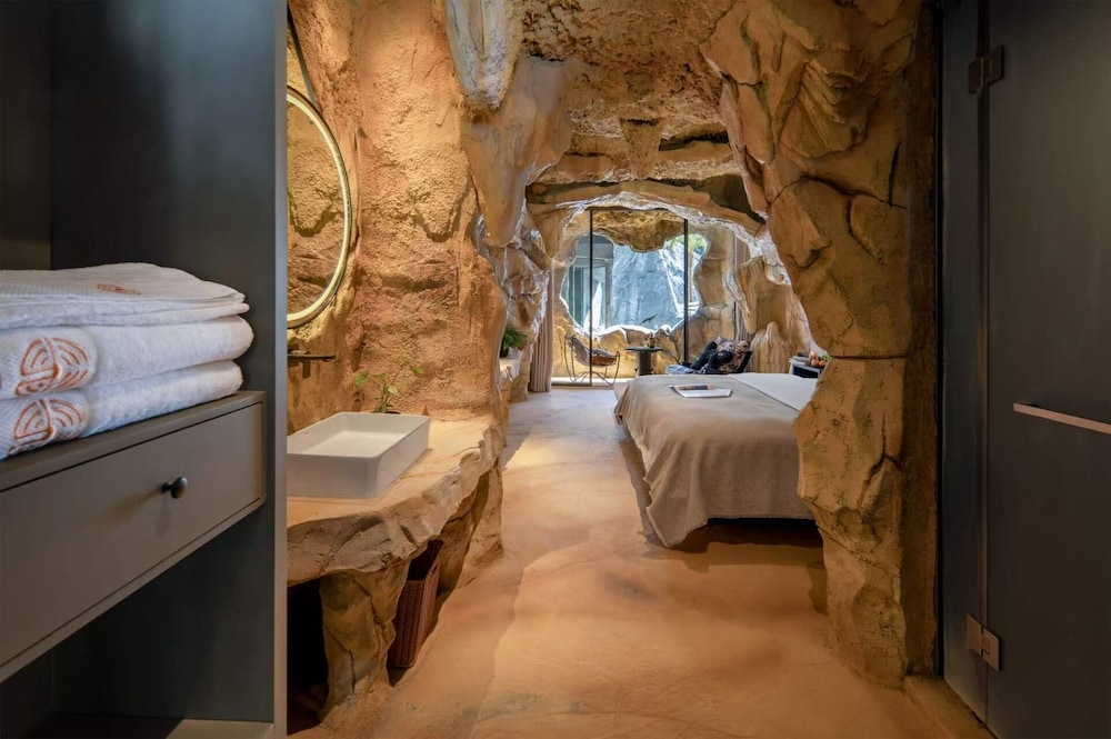 Signature Double Room, Balcony, Mountain View