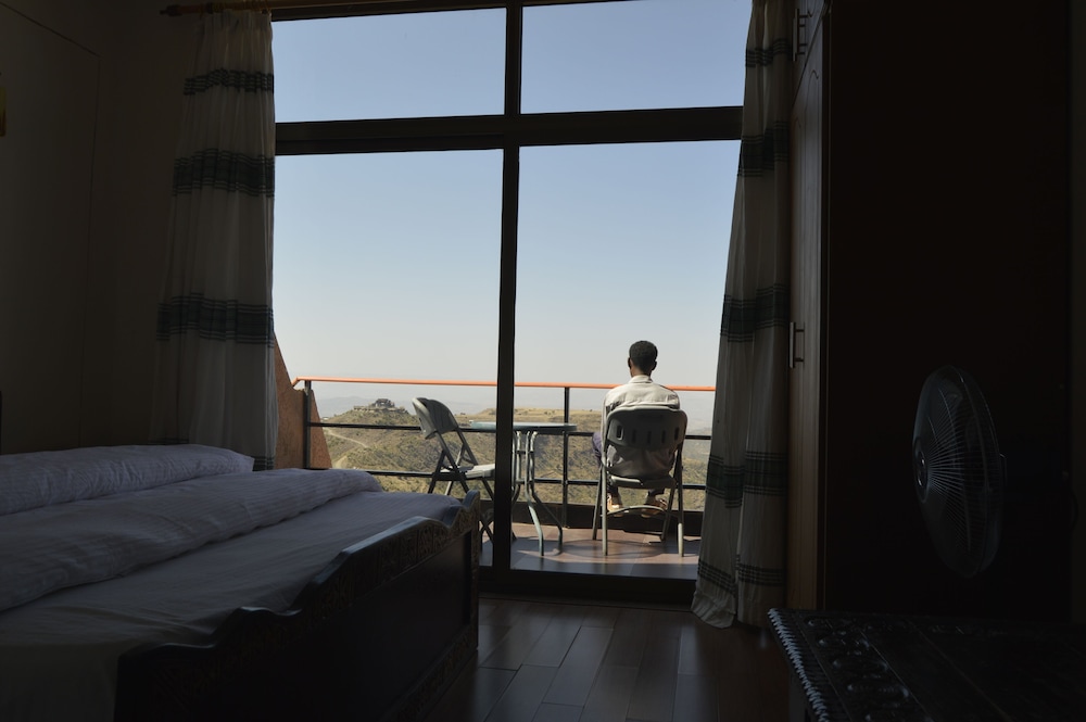 Deluxe Double Or Twin Room photo 2