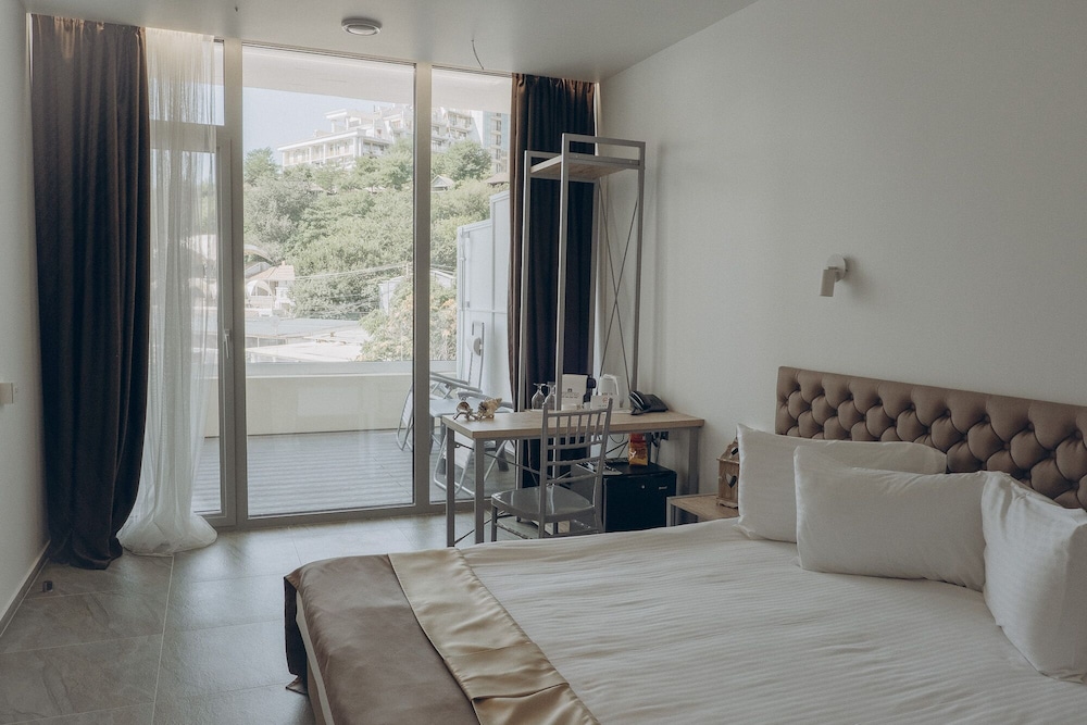 Superior Double or Twin Room photo 3