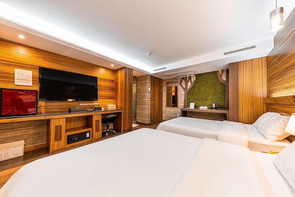 Deluxe Quadruple Room (Breakfast included) photo 3