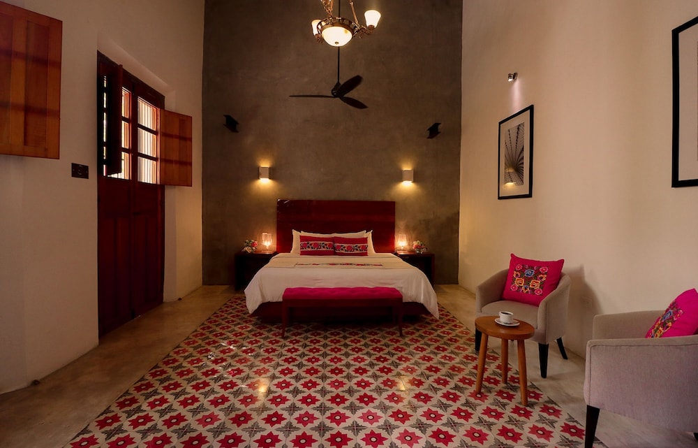 Master Suite with swimming pool