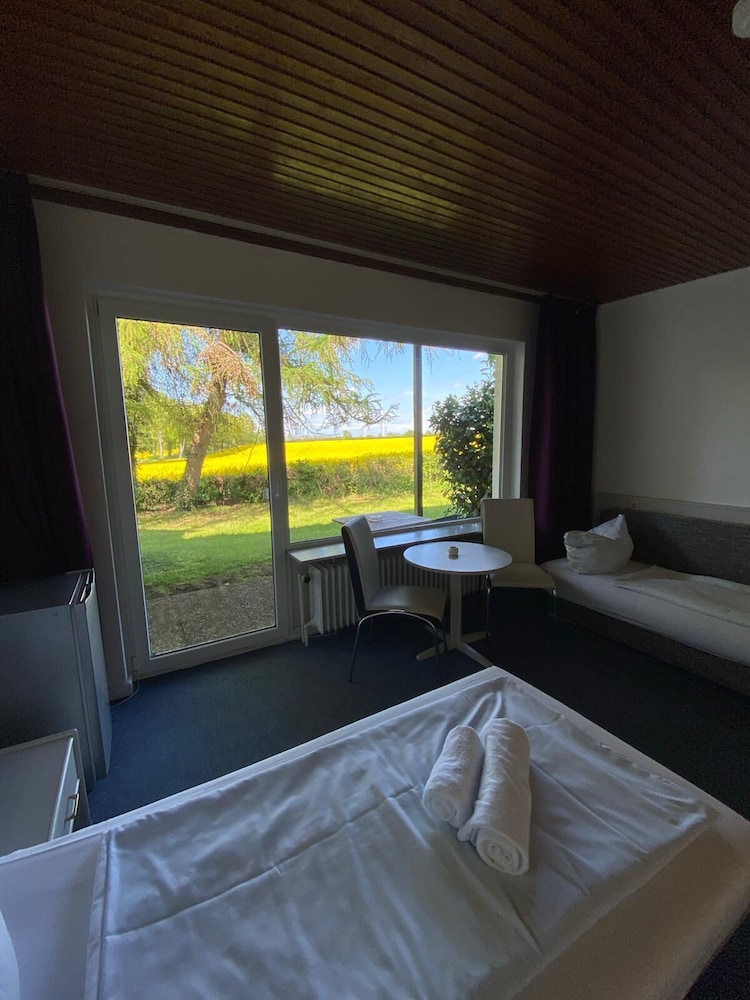 Basic Double Room photo 2