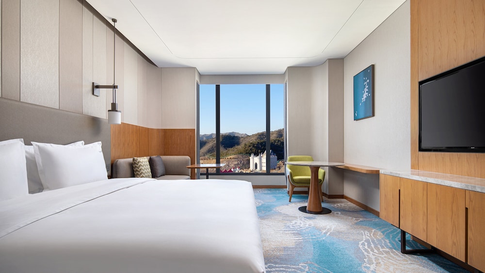Standard Room, 1 King Bed with Sofa bed, Garden View - Photo 1