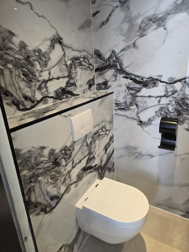 Triple Room, Private Bathroom thumbnail 5